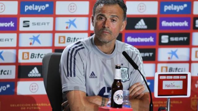 u8.com-恩里克确认莫拉塔仍将首发:他,还有其他10个人